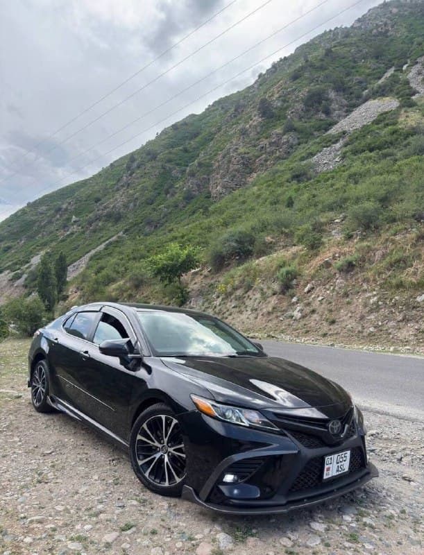 Toyota Camry SE 2019 — фото 2