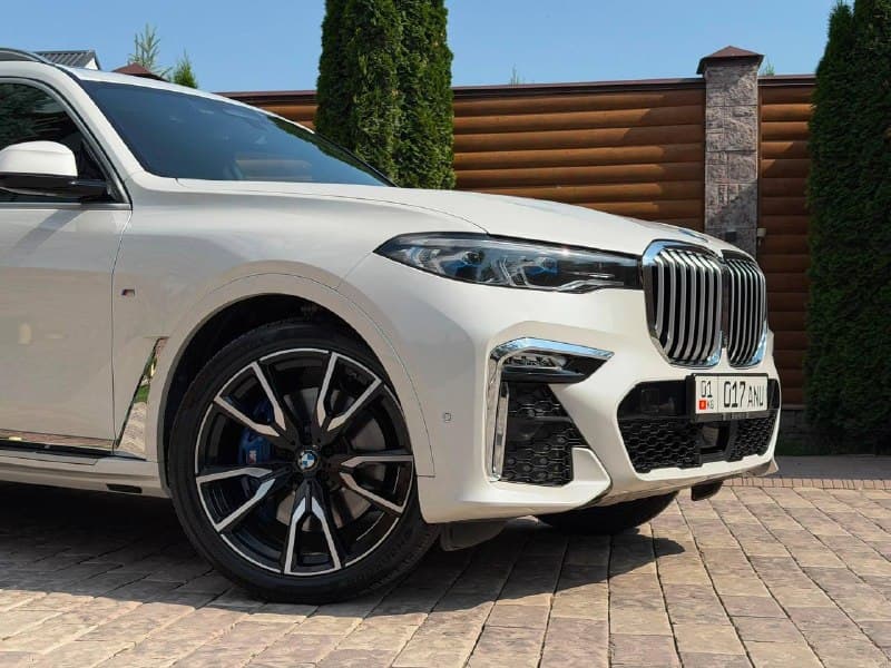 BMW X7 M40i xDrive 2021 — фото 3
