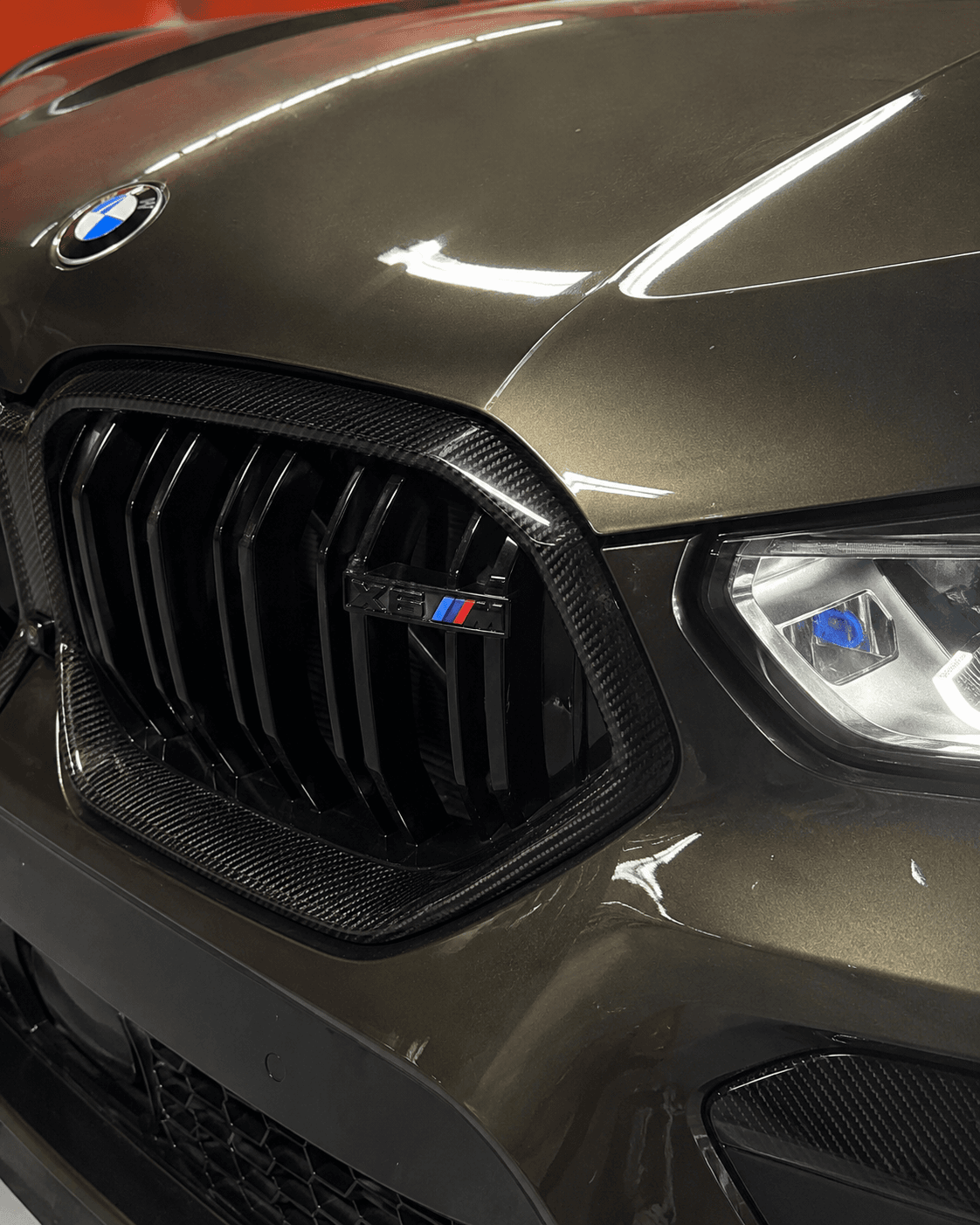 Карбоновая решётка и лазерная фара BMW X6 M