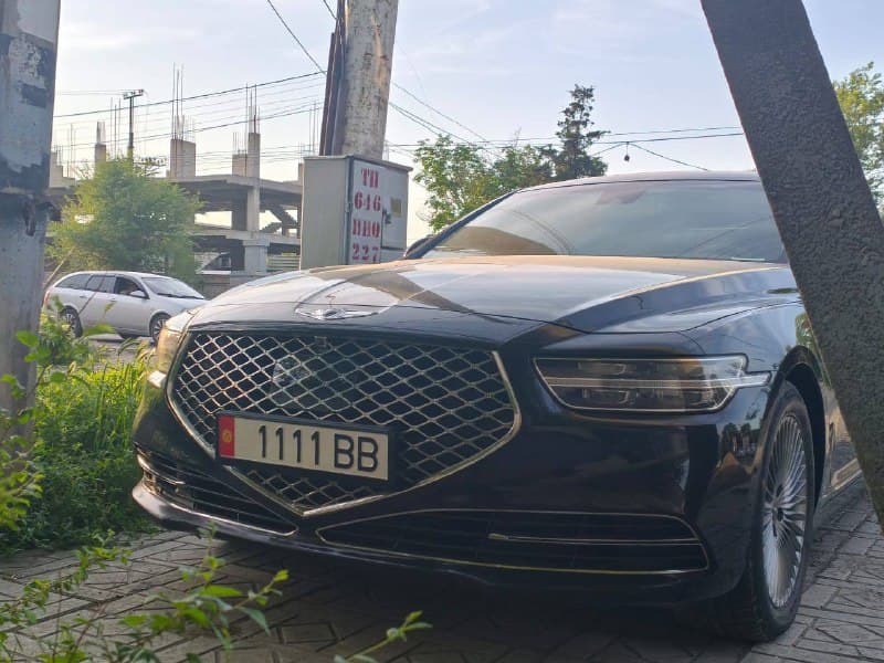 Genesis G90