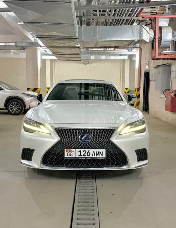 Lexus LS500h