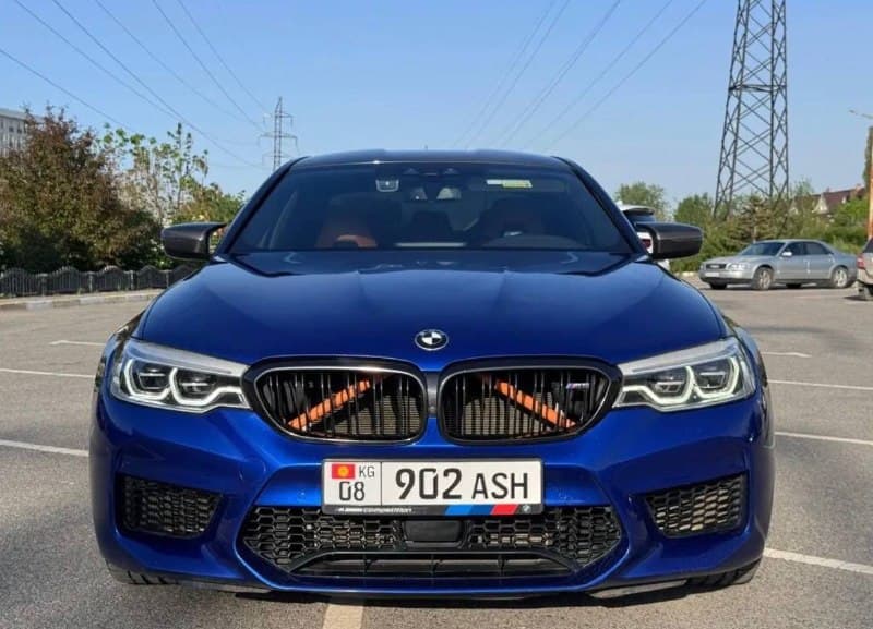 BMW M5 (F90)