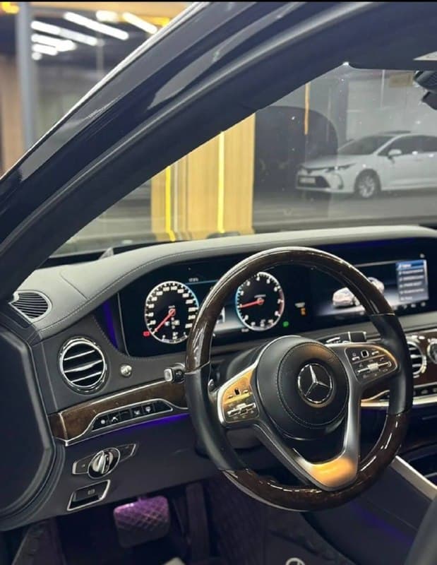 Mercedes-Benz S-Class (W222)